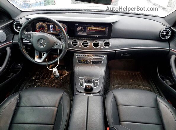 WDDZF4KB2JA324323 2018 MERCEDES-BENZ E Black Widok deski rozdzielczej
