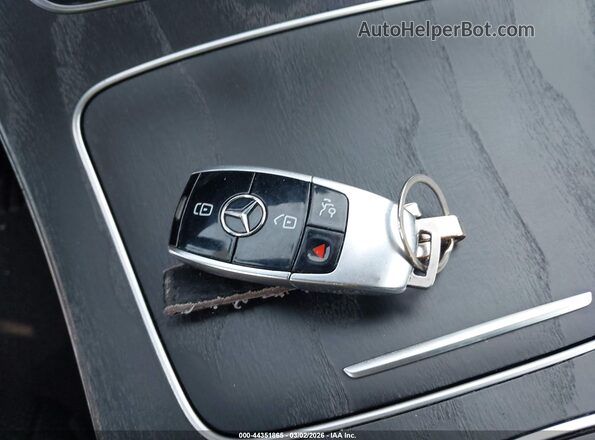 WDDZF4KB2JA334544 2018 MERCEDES-BENZ E-CLASS Черный Вид панели приборов