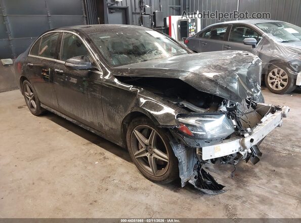 WDDZF4KB2JA334544 2018 MERCEDES-BENZ E-CLASS Черный Передняя правая четверть