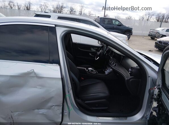 WDDZF4KB4HA239428 2017 MERCEDES-BENZ E-CLASS Серебряный Вид салона спереди