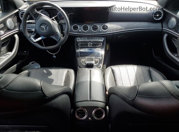 WDDZF4KB6HA053650 2017 MERCEDES-BENZ E Серебряный Вид панели приборов
