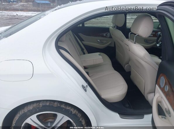WDDZF4KB9JA378122 2018 MERCEDES-BENZ E-CLASS Белый Вид наклейки с VIN-кодом