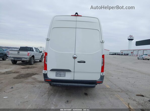 WDRPF1CD1KT006733 2019 FREIGHTLINER SPRINTER 2500 Белый 