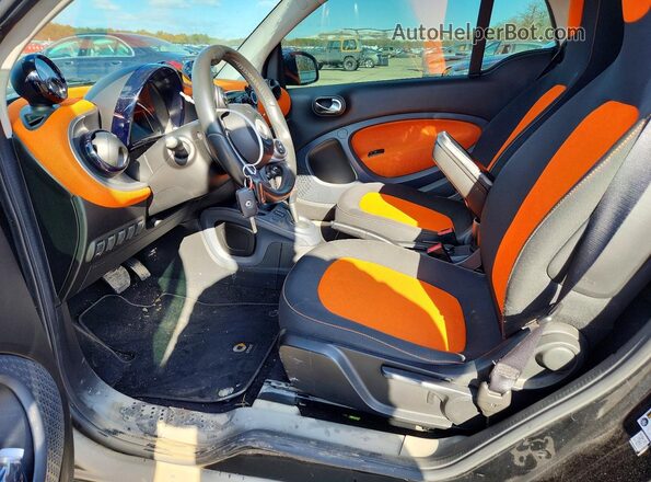 WMEFJ5DA2GK071028 2016 SMART FORTWO Orange Widok wnętrza z przodu
