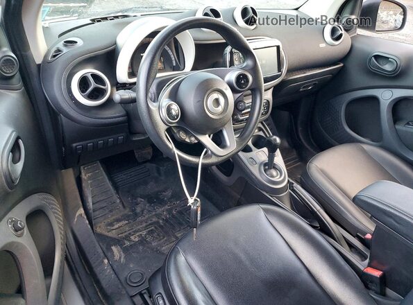 WMEFJ5DA4GK083990 2016 SMART FORTWO Серебряный Вид панели приборов
