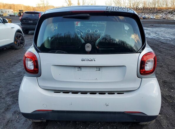 WMEFJ5DA4GK083990 2016 SMART FORTWO Серебряный Вид сзади