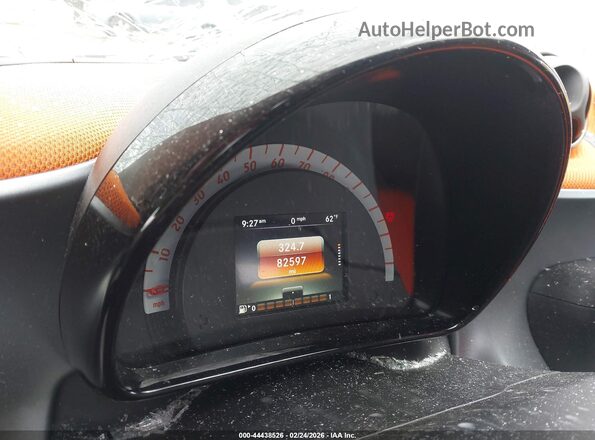 WMEFJ5DA9HK172732 2017 SMART FORTWO Оранжевый Вид задних сидений