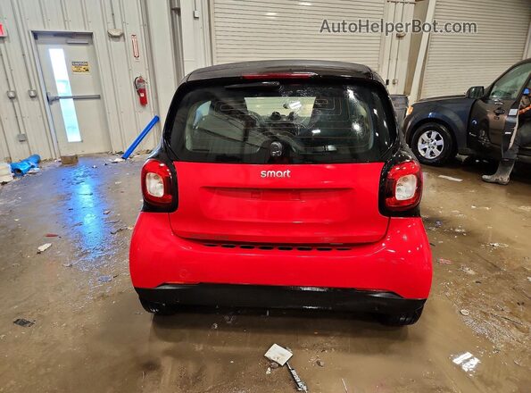 WMEFJ9BA7HK226779 2017 SMART FORTWO Красный Вид сзади