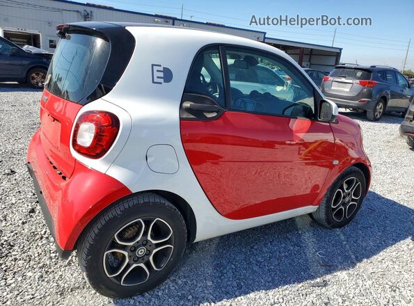 WMEFJ9BAXJK280924 2018 SMART FORTWO Белый Задняя правая четверть
