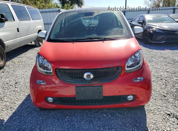 WMEFJ9BAXJK280924 2018 SMART FORTWO Белый Вид спереди