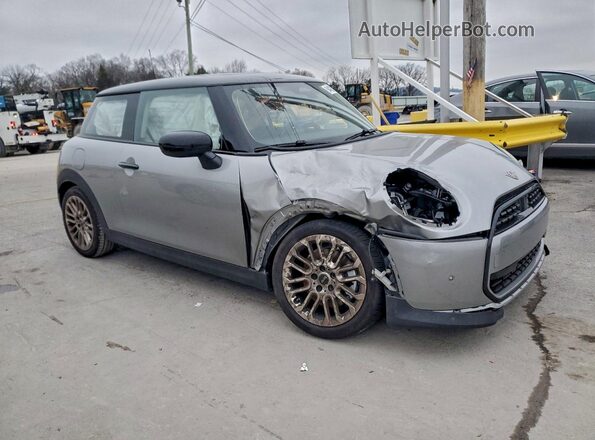 WMW13GD09S2W75039 2025 MINI COOPER Серебряный Передняя правая четверть