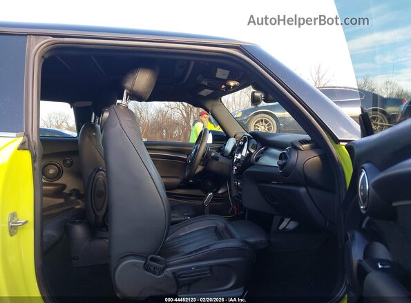 WMW53DH05P2S75903 2023 MINI HARDTOP Green Vista interior delantera