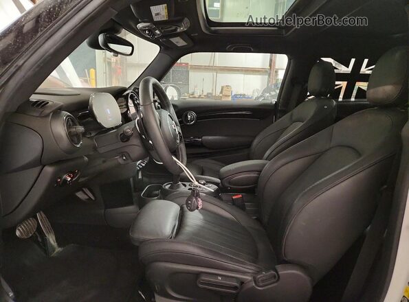 WMW73DH05R2U55135 2024 MINI COOPER Белый Вид салона спереди