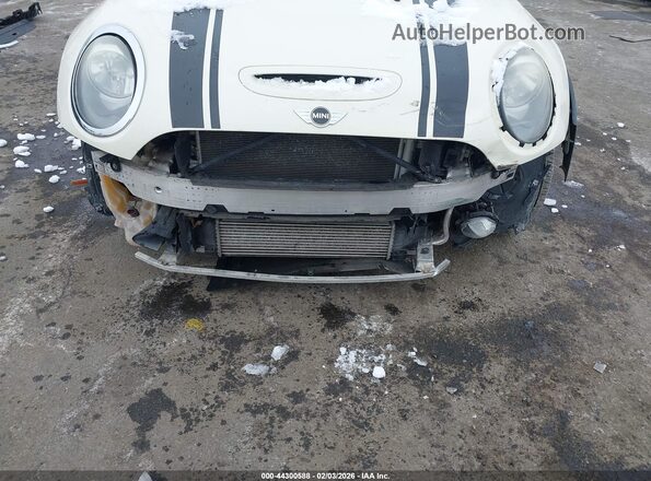 WMWLN9C33H2E49522 2017 MINI CLUBMAN Кремовый Вид спереди