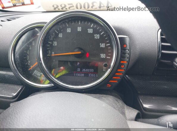 WMWLN9C33H2E49522 2017 MINI CLUBMAN Кремовый Вид задних сидений