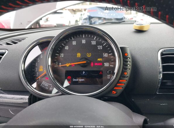 WMWLU1C57H2F28276 2017 MINI CLUBMAN Бордовый Вид задних сидений