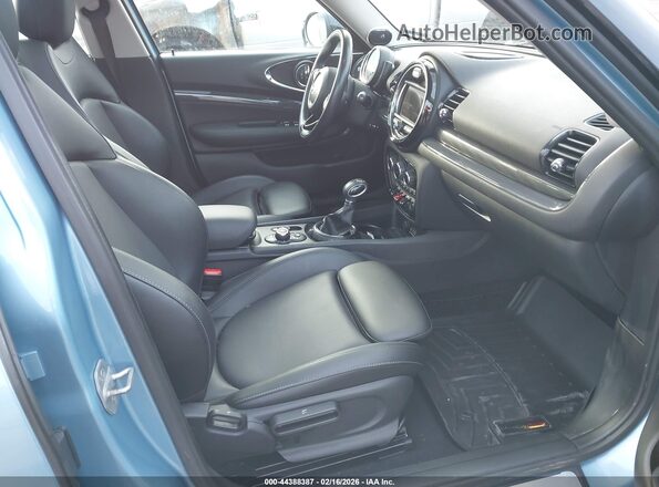 WMWLU5C52H2E83402 2017 MINI CLUBMAN Синий Вид салона спереди