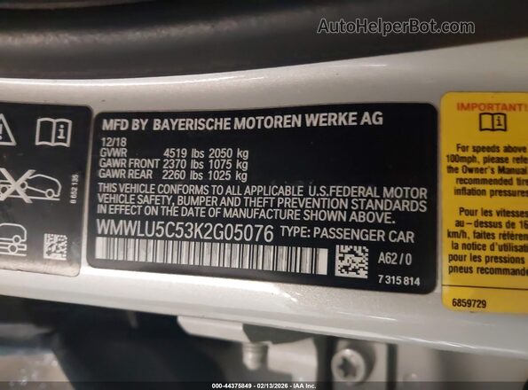 WMWLU5C53K2G05076 2019 MINI CLUBMAN Silver Vista del compartimento del motor