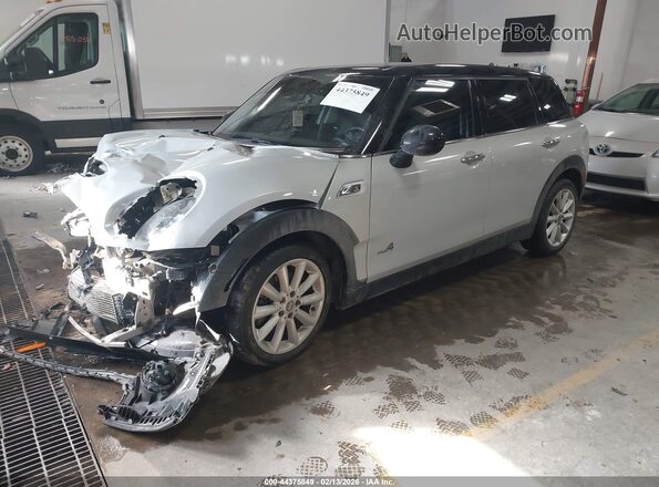 WMWLU5C53K2G05076 2019 MINI CLUBMAN Silver Vista tres cuartos delantera izquierda