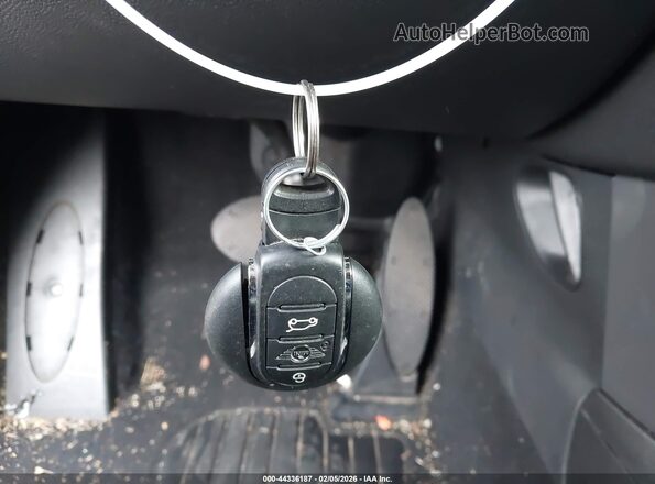 WMWXU1C5XH2E18436 2017 MINI HARDTOP Кремовый Вид панели приборов