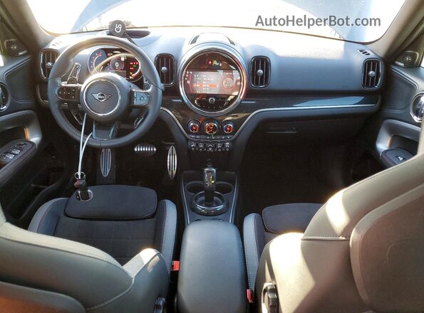 WMZ33BS08R3S29583 2024 MINI COOPER Зеленый Вид панели приборов