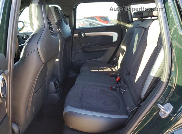 WMZ33BS08R3S29583 2024 MINI COOPER Зеленый Вид задней части салона