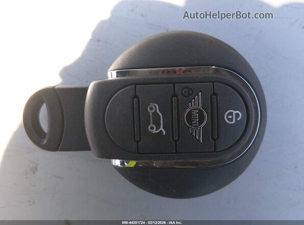 WMZ83BR06P3P56773 2023 MINI COUNTRYMAN Черный Вид панели приборов