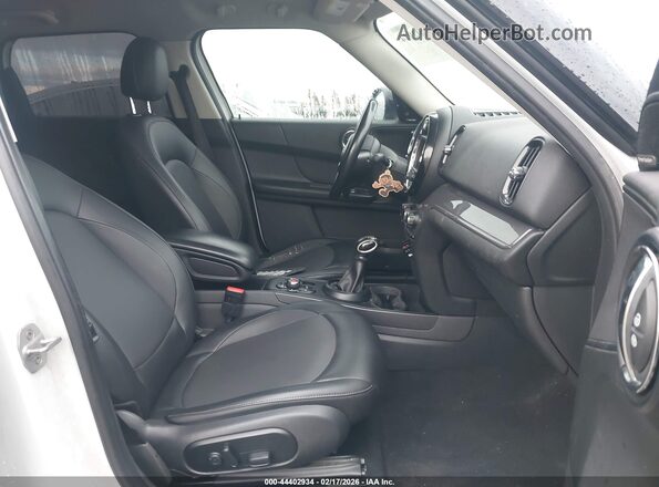 WMZYS7C30J3E08321 2018 MINI COUNTRYMAN White Front interior view