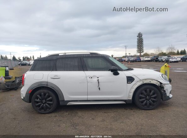 WMZYS7C30J3E08321 2018 MINI COUNTRYMAN White Rear interior view