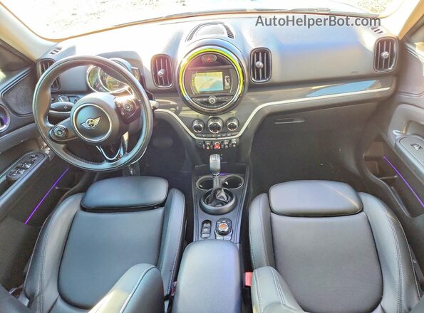 WMZYT3C34J3D99774 2018 MINI COOPER Синий Вид панели приборов