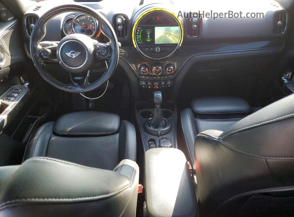 WMZYT3C39H3B66256 2017 MINI COOPER Черный Вид панели приборов