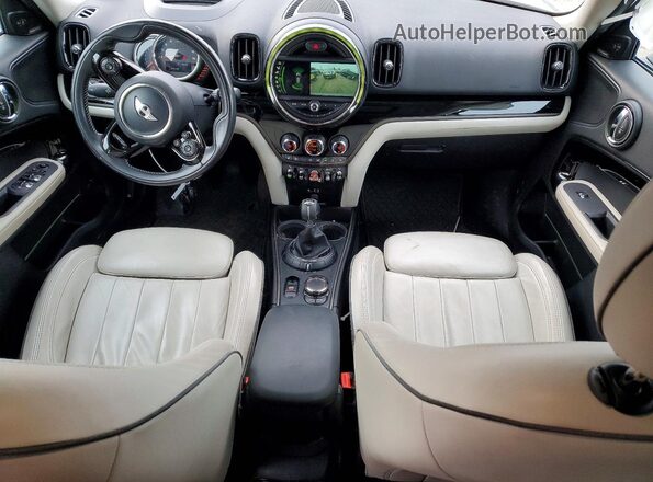 WMZYT5C33H3B67253 2017 MINI COOPER Серый Вид панели приборов