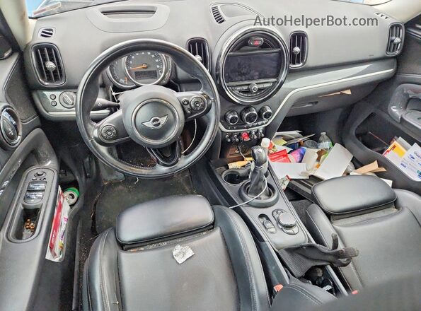 WMZYT5C37J3E60434 2018 MINI COOPER Синий Вид панели приборов