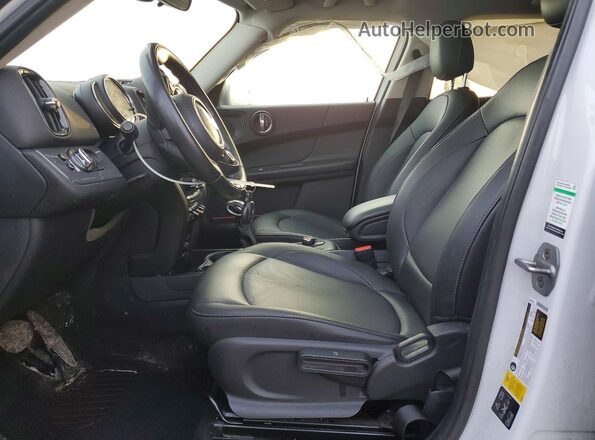 WMZYV5C55K3F58164 2019 MINI COOPER White Widok wnętrza z przodu