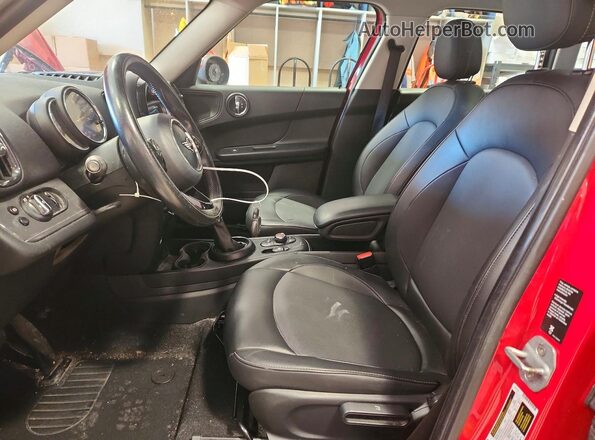 WMZYV5C5XK3E05358 2019 MINI COOPER Красный Вид салона спереди