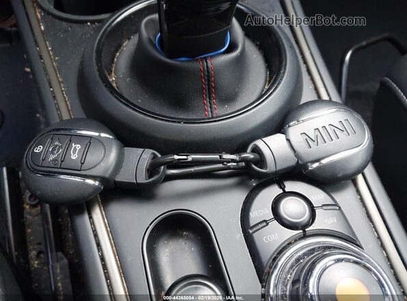 WMZYX1C08L3L77534 2020 MINI COUNTRYMAN Зеленый Вид панели приборов