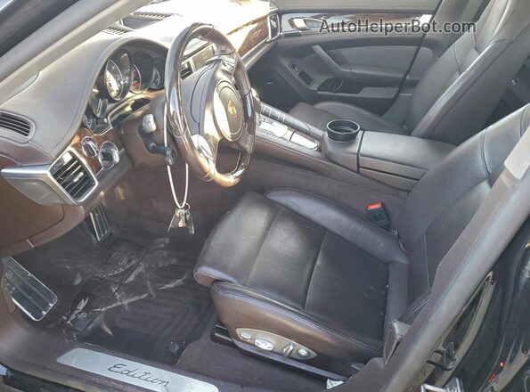 WP0AA2A70GL000582 2016 PORSCHE PANAMERA Черный Вид салона спереди