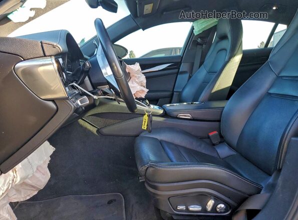 WP0AA2A72LL103044 2020 PORSCHE PANAMERA Черный Вид салона спереди