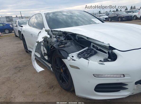WP0AA2A73GL001984 2016 PORSCHE PANAMERA Белый Вид спереди