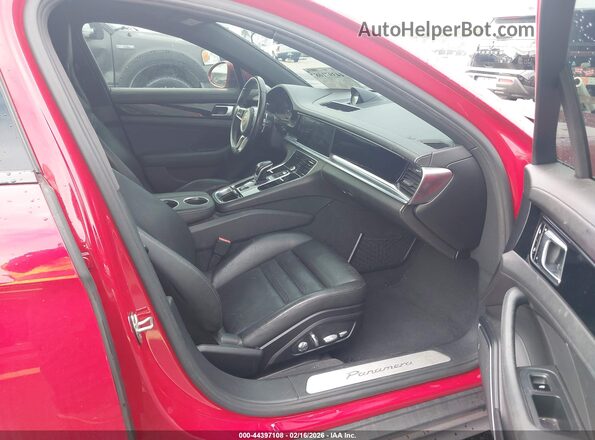 WP0AA2A77HL101488 2017 PORSCHE PANAMERA Красный Вид салона спереди