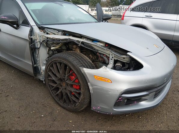 WP0AB2A78JL136284 2018 PORSCHE PANAMERA Серебряный Вид спереди