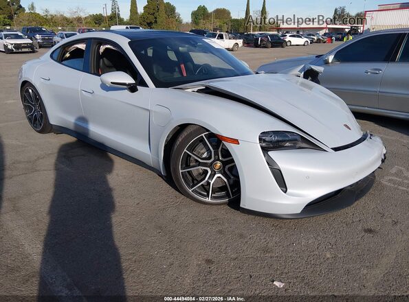 WP0AB2Y13PSA36659 2023 PORSCHE TAYCAN Серебряный Передняя правая четверть