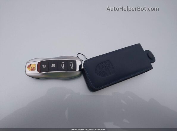 WP0AE2A89PS280800 2023 PORSCHE 718 CAYMAN Light Blue Вид панели приборов