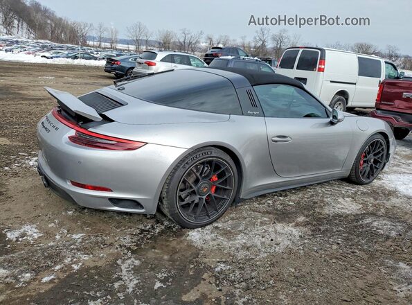 WP0BB2A98JS134997 2018 PORSCHE 911 Серебряный Задняя правая четверть