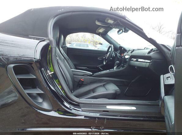 WP0CB2A80MS225228 2021 PORSCHE 718 BOXSTER Черный Вид салона спереди