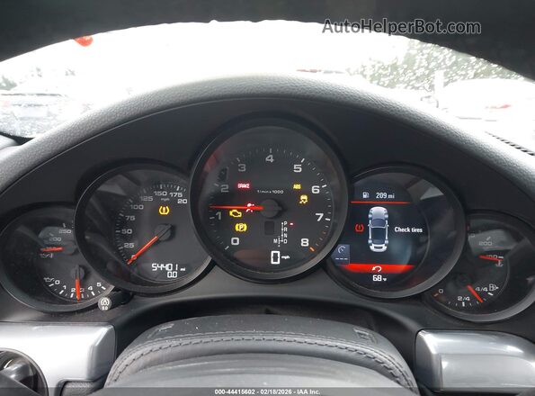 WP0CB2A93JS147239 2018 PORSCHE 911 White Widok tylnych siedzeń