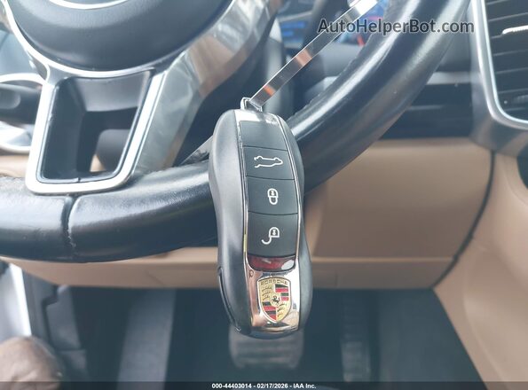 WP1AA2A23GLA09960 2016 PORSCHE CAYENNE Белый Вид панели приборов