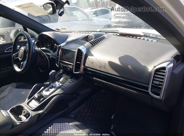 WP1AA2A26GLA08057 2016 PORSCHE CAYENNE White Widok wnętrza z przodu