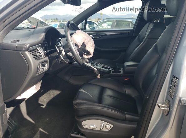 WP1AA2A54LLB06332 2020 PORSCHE MACAN Серебряный Вид салона спереди