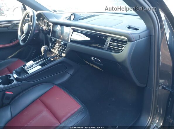 WP1AA2A59RLB11342 2024 PORSCHE MACAN Черный Вид салона спереди